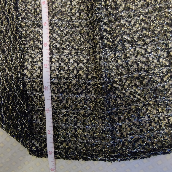 Black & Gold Scalloped short Sleeves with open front. - Picture 6 of 9